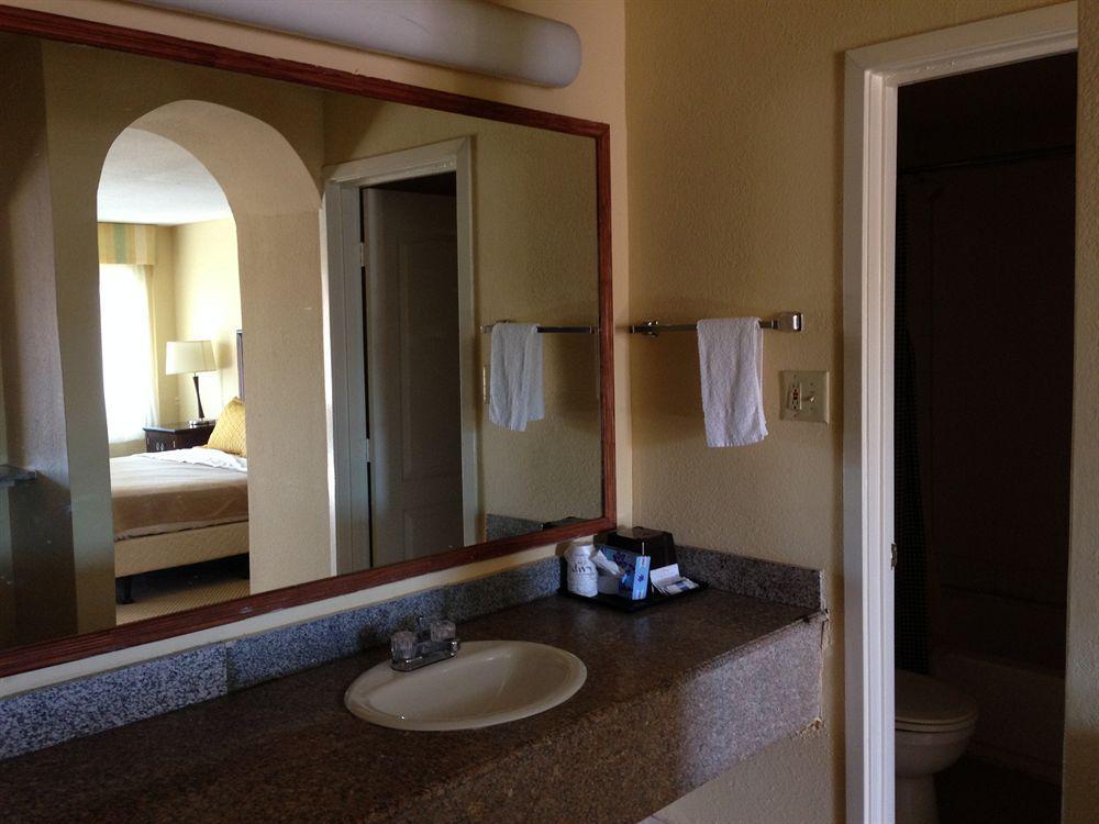Travel Inn & Suites Humble Luaran gambar