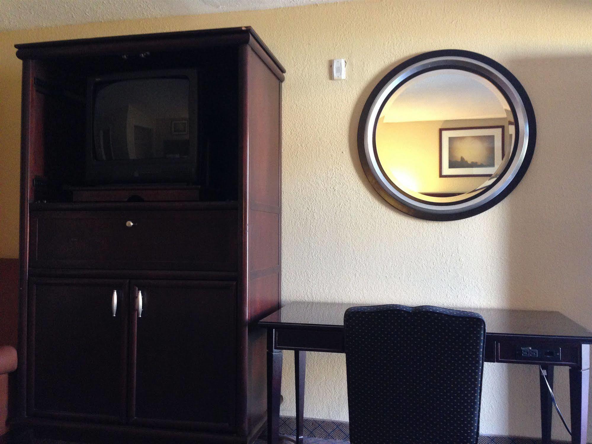 Travel Inn & Suites Humble Luaran gambar