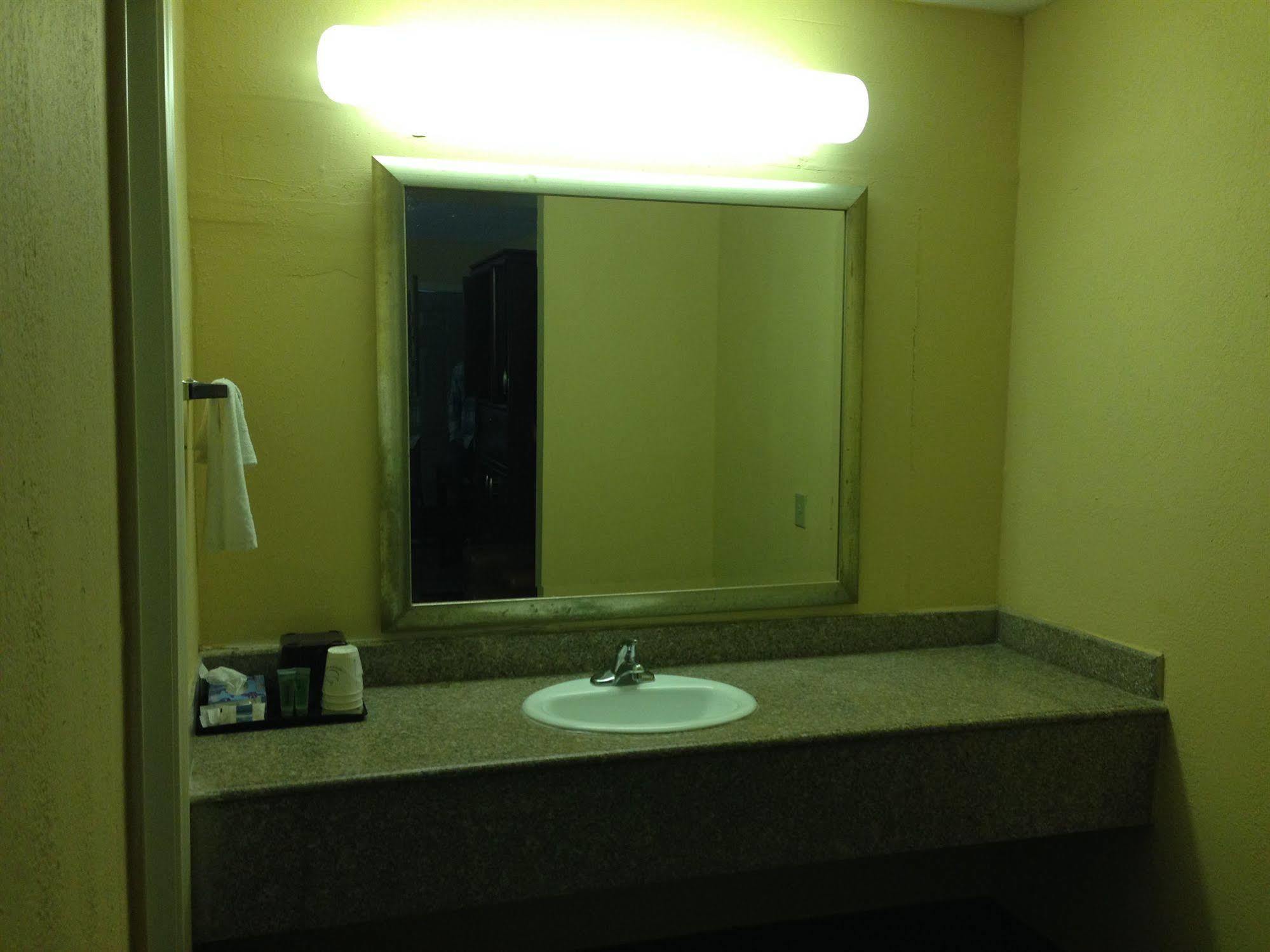 Travel Inn & Suites Humble Luaran gambar